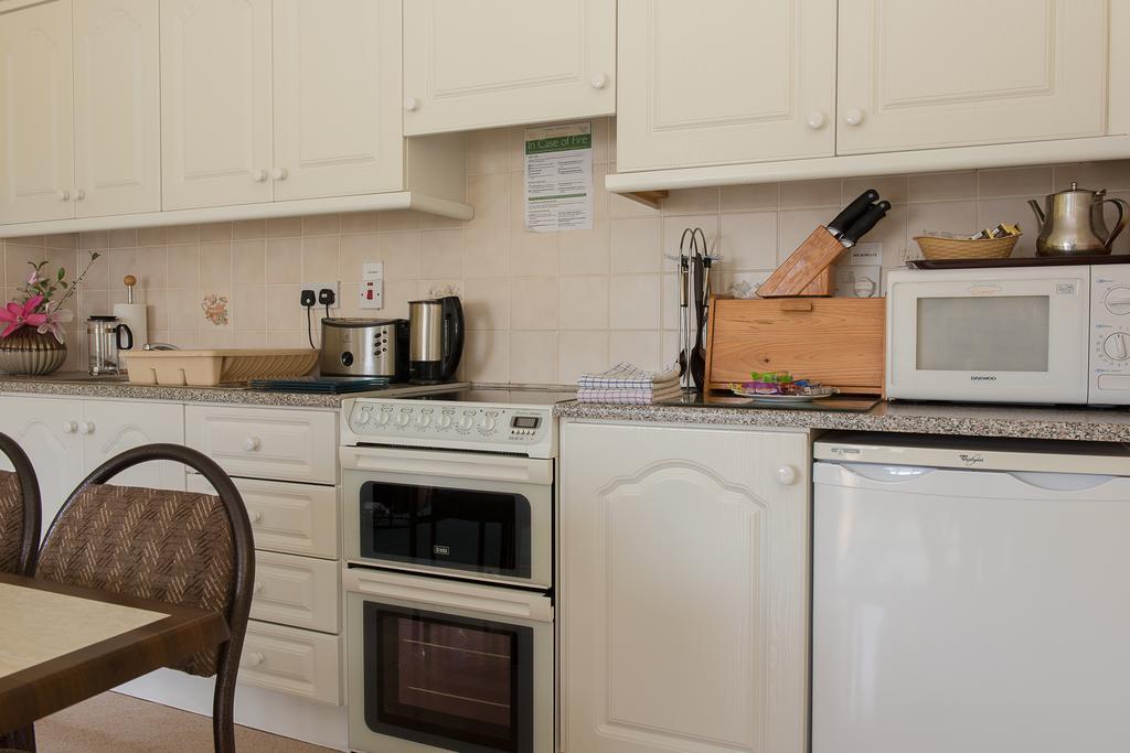 Killarney Self-Catering - Haven Suites ภายนอก รูปภาพ